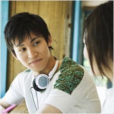 男が惚れてる時のしぐさとは!?