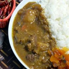 カレーを作るのは、フライパン?鍋?
