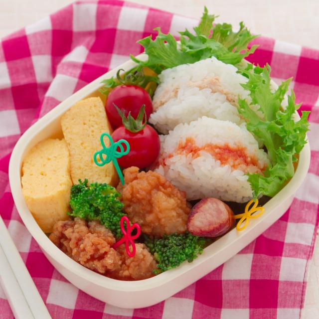 冷凍食品を詰めただけのお弁当、栄養面の評価は?