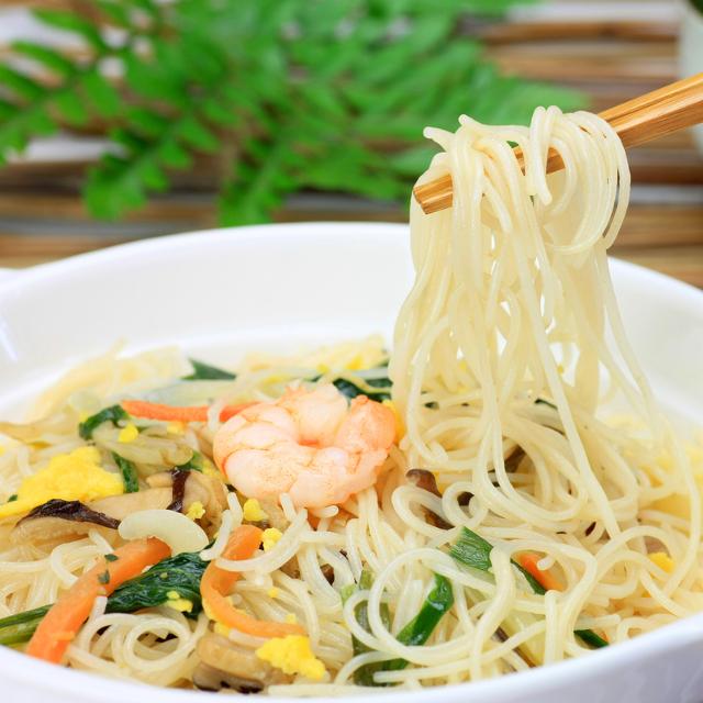主食?おかず?8月18日は「ビーフンの日」 太麺やサクサクのもあった!