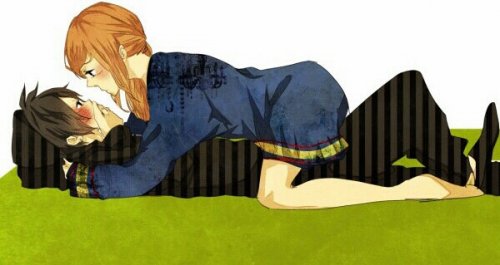 「中二女子です。彼氏のうえにのってキスがし」の質問画像