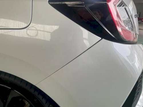 「車のバンパーについて質問します。 リアバ」の質問画像