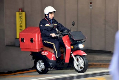 「皆さん、こんにちは！ 郵便配達の電動バイ」の質問画像