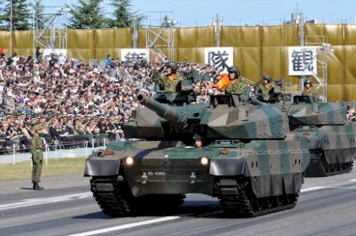 「日本は平和憲法違反の日米同盟、自衛隊を持」の質問画像