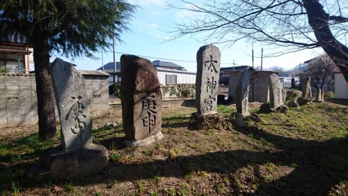 「これは何ですか？お墓なのでしょうか？ お」の質問画像
