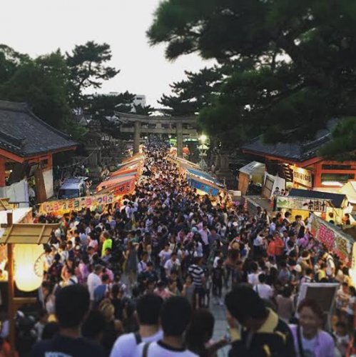 「これはどこの何という祭りでしょうか？」の質問画像