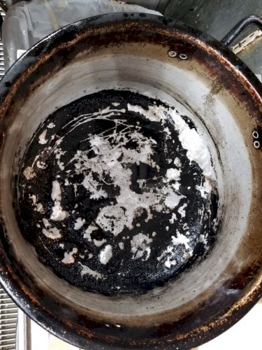 「アルミの鍋を焦がしてしまいました。 お酢」の質問画像