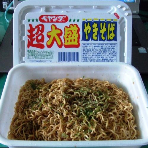 「貴方が選ぶ”カップ焼きそば”No1は！？」の質問画像