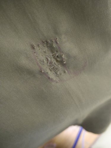 「服の切り傷、刺し傷について 目立たないよ」の質問画像