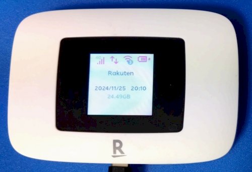 「数ヶ月前に楽天モバイルのWiFiに入りま」の質問画像