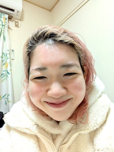 「自撮りにハマってます。 これは、笑いすぎ」の質問画像
