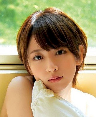 「写真の女性の素性が知りたい」の質問画像