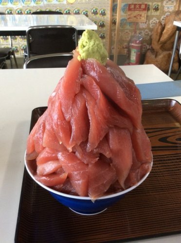 「このマグロ丼を見て、どう思いますか？」の質問画像