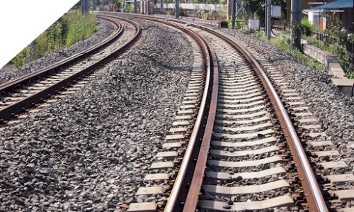 「こんばんは、今回投稿したのは電車の線路の」の質問画像