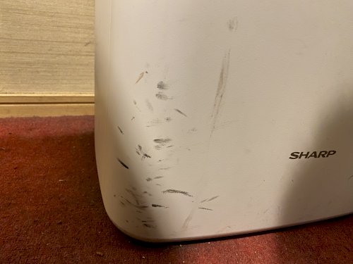 「空気清浄機に汚れがついて、洗剤や石鹸で擦」の質問画像