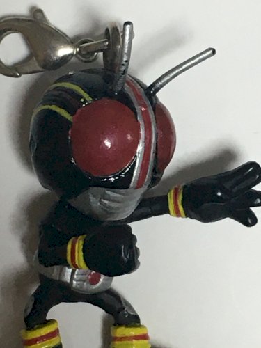 「この仮面ライダーの名前分かる方いらっしゃ」の質問画像