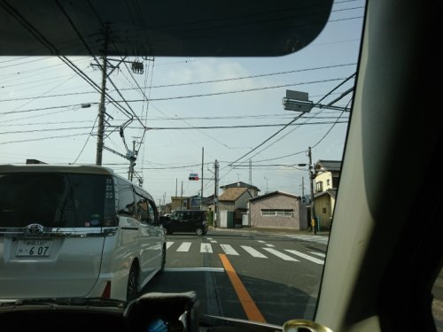 「この交差点何処の 交差点か分かりますか、」の質問画像