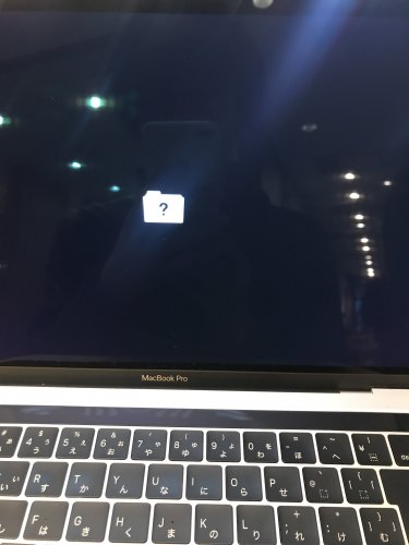 「Mac Book 詳しい方！！ これなん」の質問画像