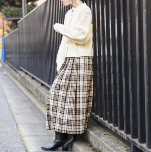 「こういう服装の場合アウターはどんなのがい」の質問画像