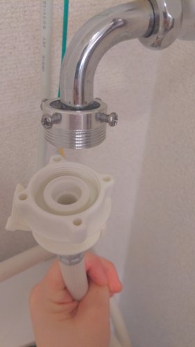 「洗濯機のホースが外れて…って投稿したんで」の補足画像1