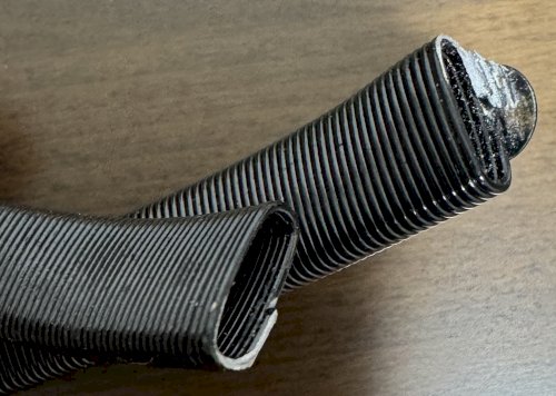 「金属製のアームバンドが切れてしまいました」の質問画像