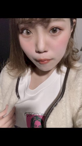 「どこ整形したら可愛くなれますか？あとメイ」の質問画像