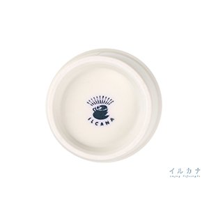 底面には“ILCANA”のロゴが入っている