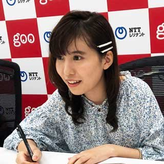 デビューのきっかけを語る春名さん